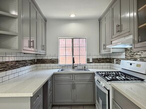 Building Photo - 4522-24