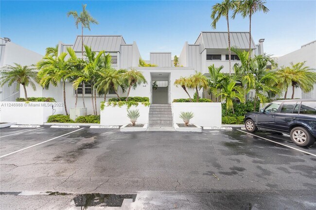 Building Photo - 166 Harbor Dr