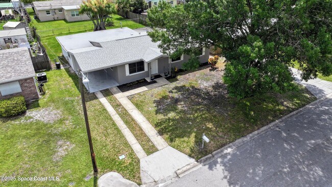 Building Photo - 4339 Plompton Dr