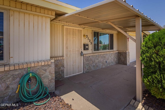 Building Photo - 2125 Pacheco Dr