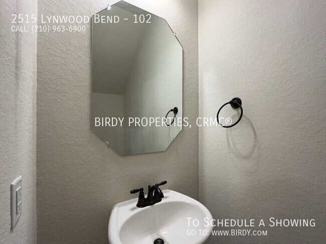 Building Photo - 2515 Lynwood Bnd
