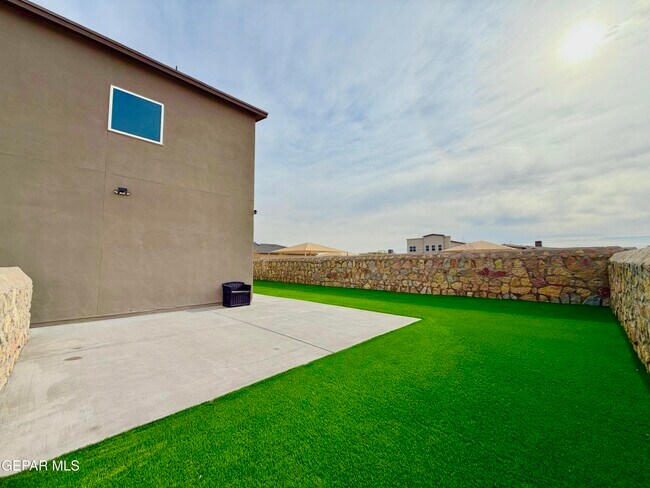 Building Photo - 122 Esther Trl