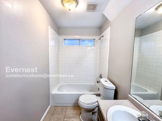 Building Photo - 2300 Abernathy St