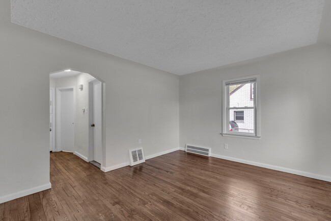 Building Photo - 18333 Beechwood St