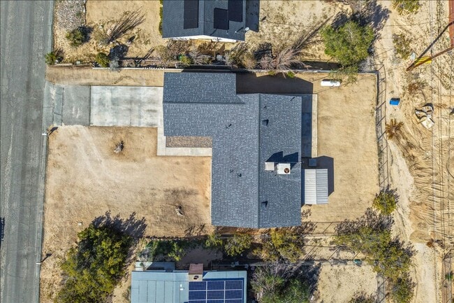 Building Photo - 6851 Quail Spring Ave