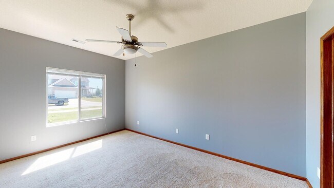 Building Photo - Fantastic condo in Ankeny-6mo Lease Option
