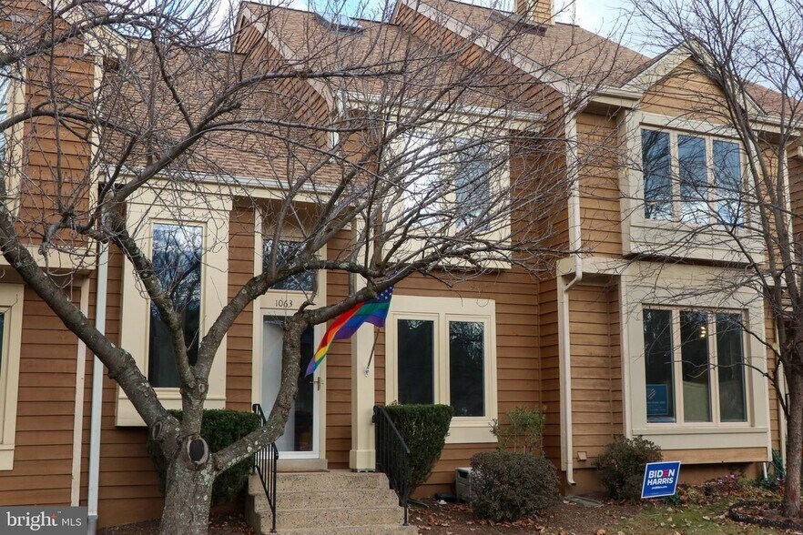 Building Photo - 1063 Nicklaus Ct