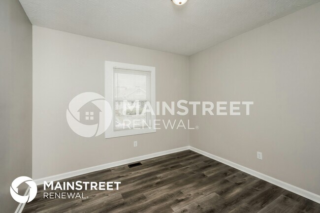 Building Photo - 319 S 43rd St