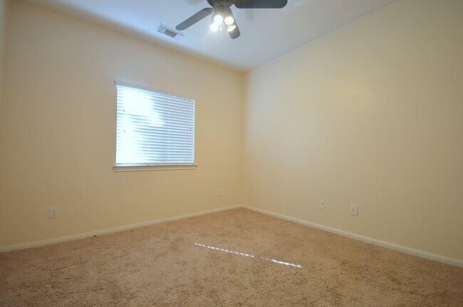Building Photo - 15603 Tarpon Springs Ct
