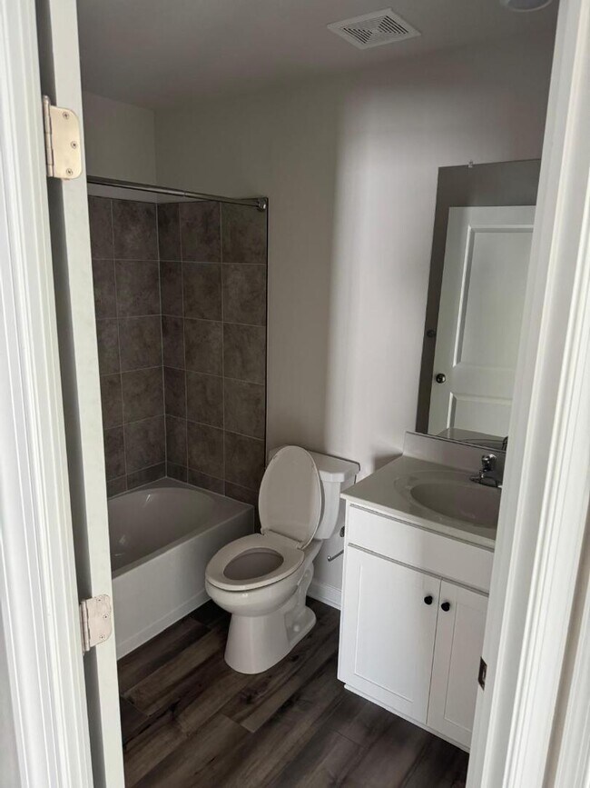 Building Photo - 1257 Cedar Vly Rd