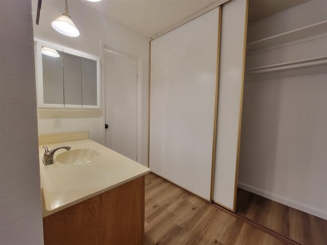 Building Photo - Oxnard Condo