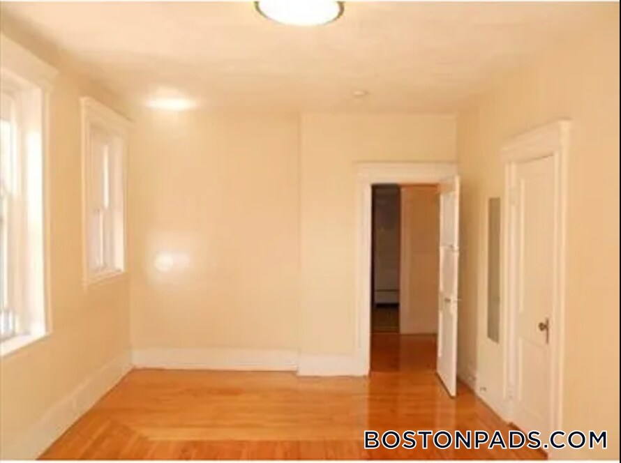 Building Photo - 107 Gordon St