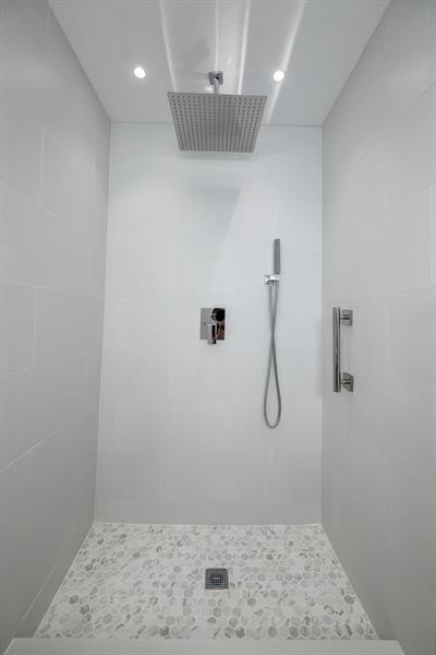 Building Photo - 930 Orange Isle