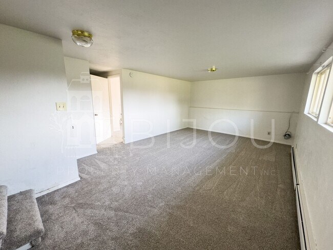 Building Photo - 206 Catalina Pl