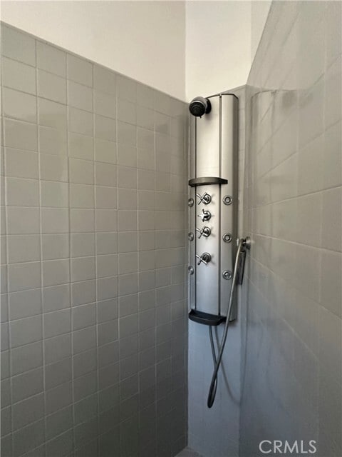 Building Photo - 1046 S Hudson Ave