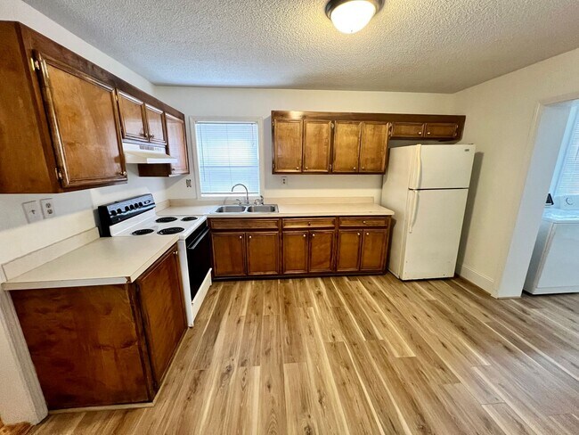 Building Photo - Five Points duplex