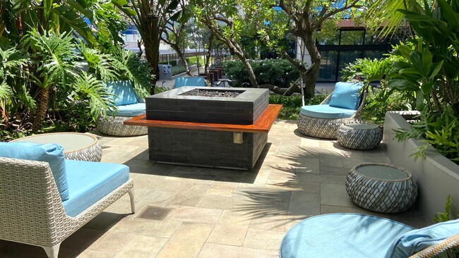 Building Photo - Lowest Priced 2-Bed Unit in ONE Ala Moana!!! PENTHOUSE 2 BED/2BATH with Ocean & Mountain Views!