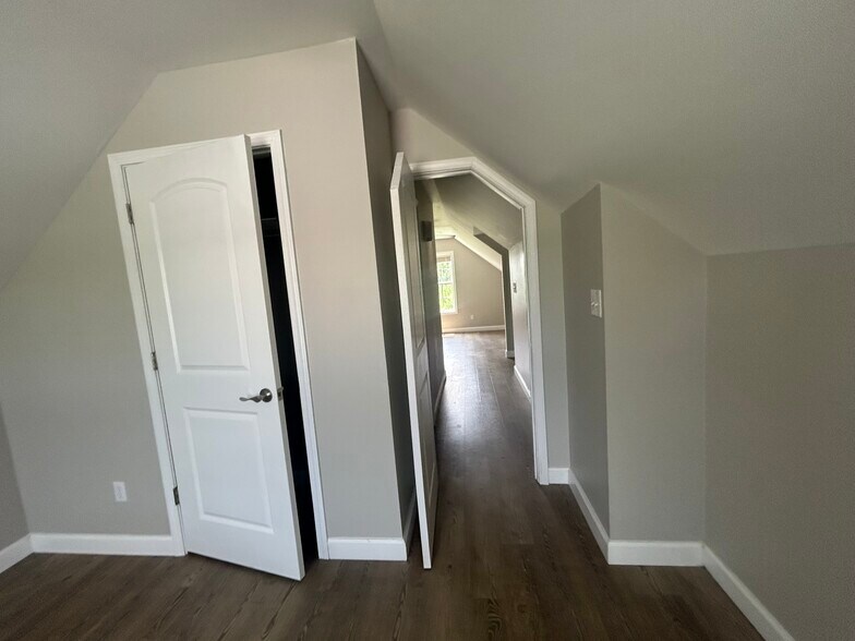 Building Photo - 1205 Cocksfoot Ln