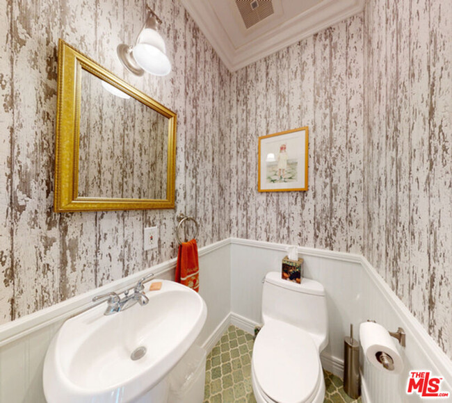 Powder Room - 2622 2nd St