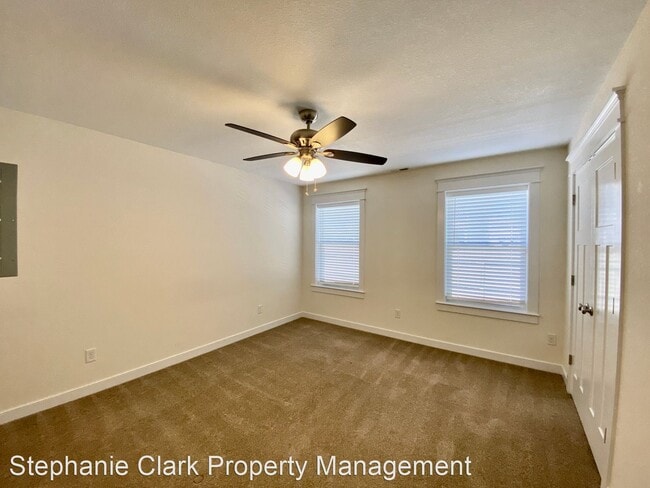 Building Photo - 3 br, 3.5 bath House - 4450 Lookout Road #B
