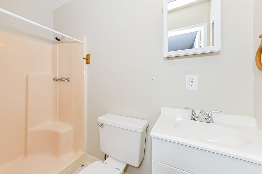 Building Photo - 107 Fairview Pl