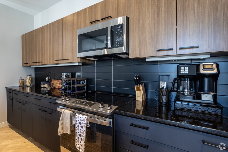 2BR, 2BA - Floor Plan F - The Armature