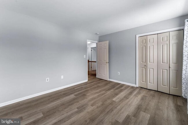 Building Photo - 8009 Frontier Dr