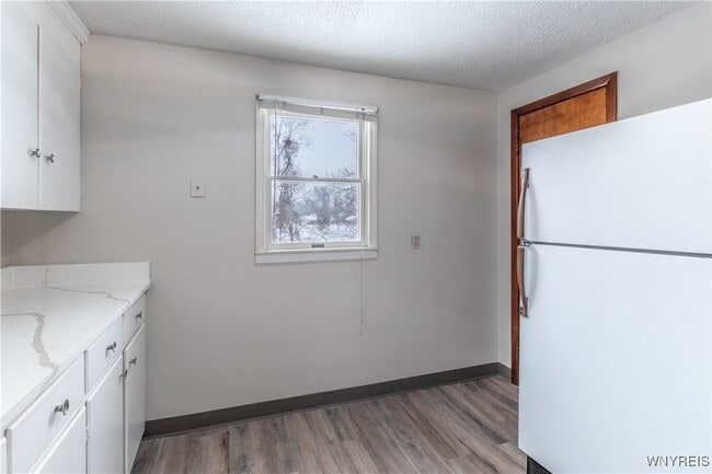 Building Photo - 194 Boncroft Dr