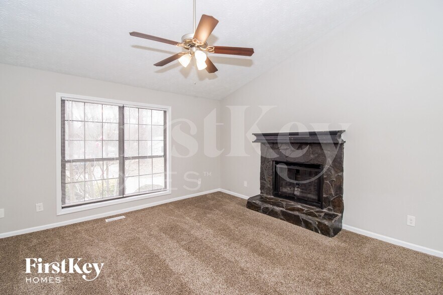 Building Photo - 1648 Olde Oak Dr