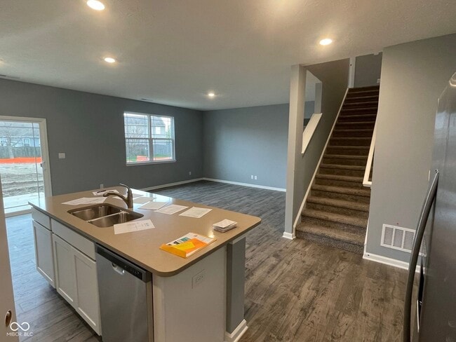Building Photo - 11273 N Heirloom Dr