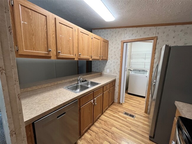 Building Photo - 7002 Forest Mdw