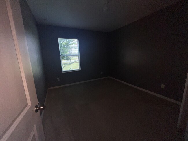 Building Photo - 9704 Pepper Tree Trl