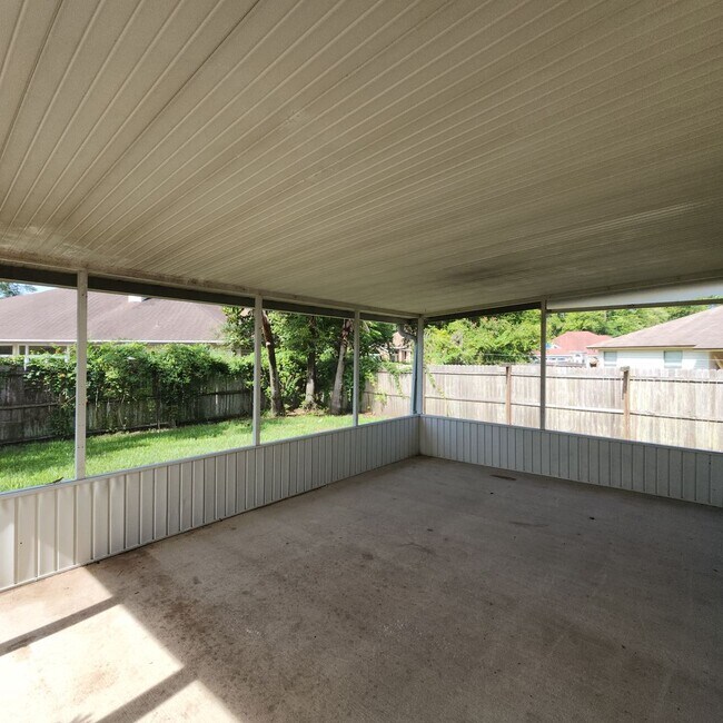 Building Photo - Chimeny Lake Home COMING SOON