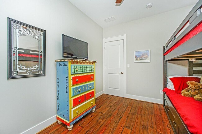 Building Photo - 119 Michaela Ln
