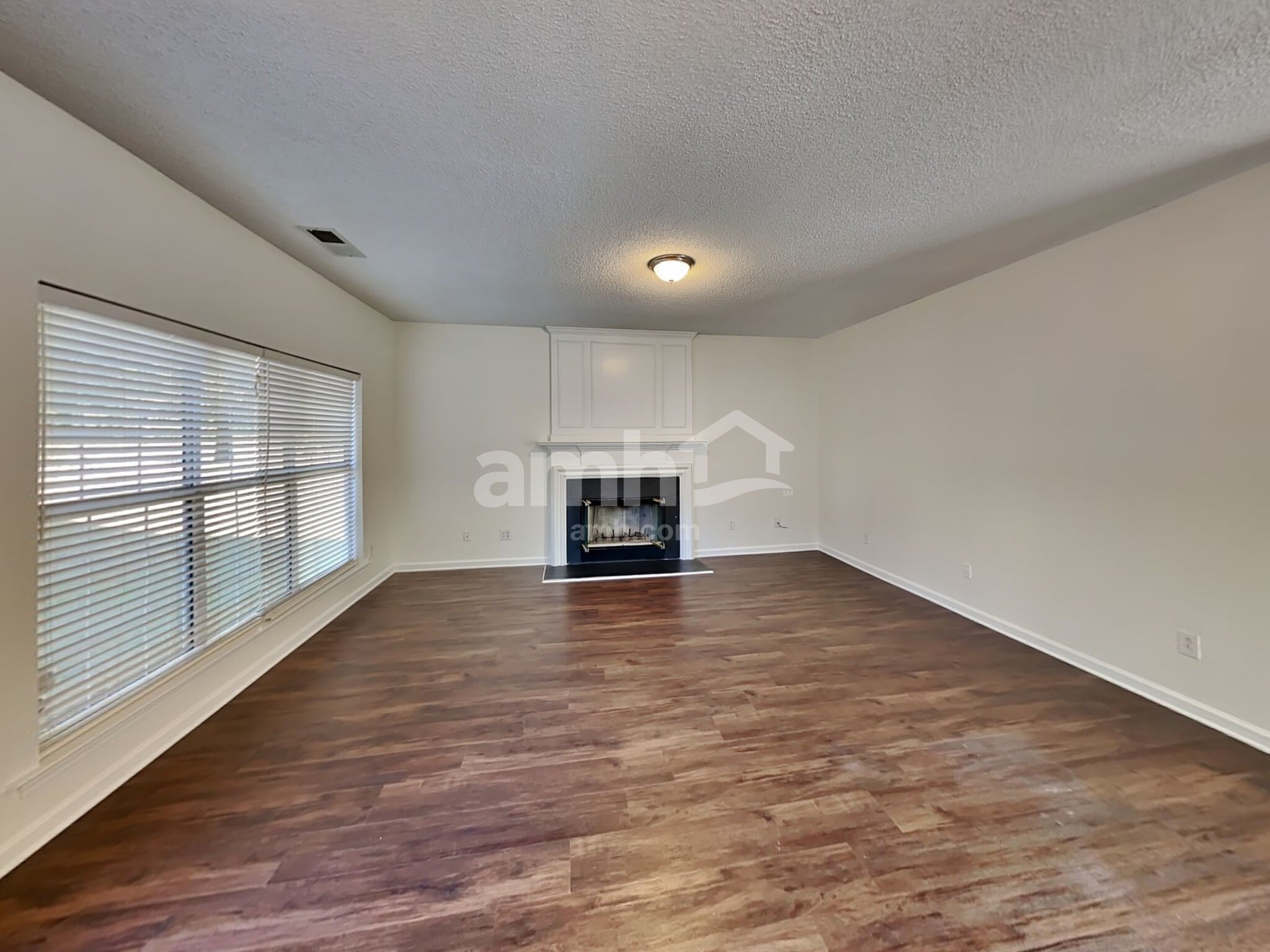 Building Photo - 11200 Longhedge Ln