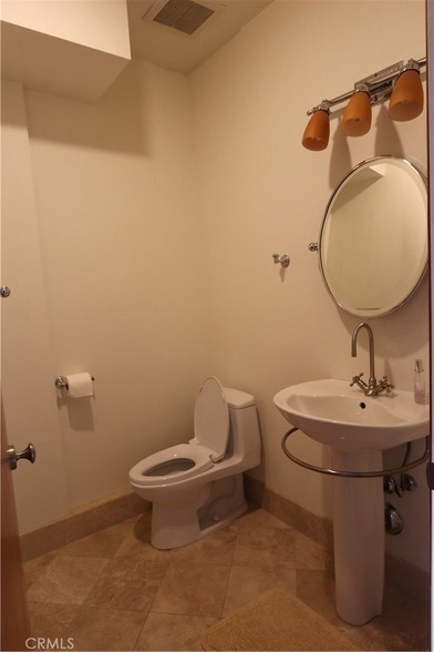 Building Photo - 703 Luton Dr