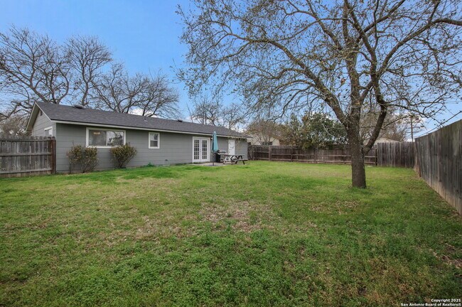 Building Photo - 300 Roanoke Dr