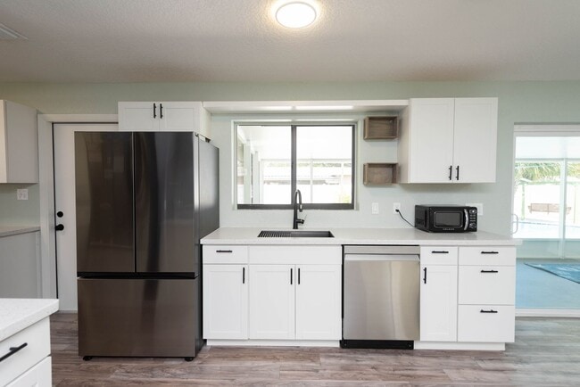Building Photo - New Pool Home Rental Listing in Palm Bay Florida!