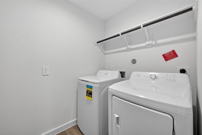 Building Photo - 1703 Stelvio Pass Dr