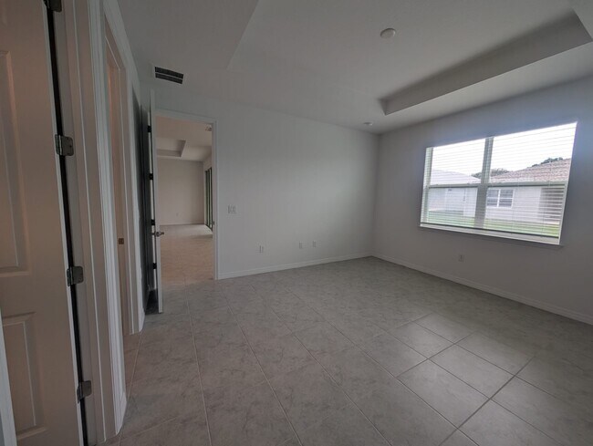 Building Photo - 7552 SW 56th Pl