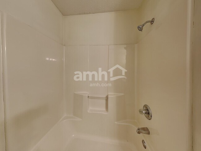 Building Photo - 129 Candle Woods Dr