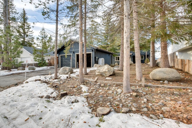 Building Photo - 574 Danube Dr