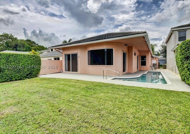 Building Photo - 8291 Hampton Wood Dr