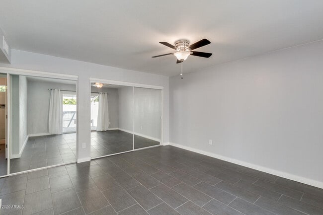 Building Photo - 1115 W Barrow Dr