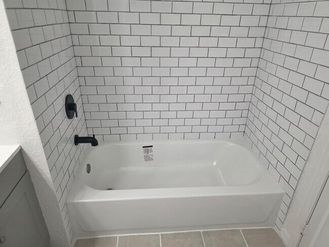 Building Photo - 7606 Pissarro Dr