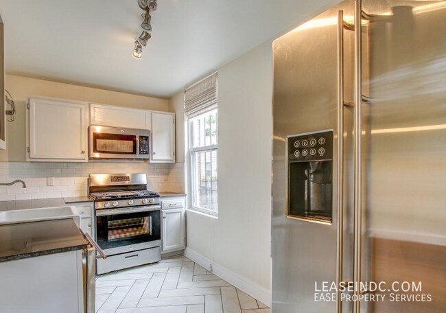 Building Photo - 1708 3rd St NW