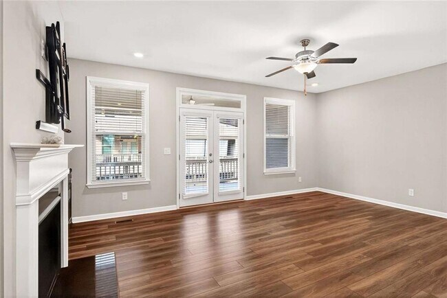 Building Photo - 3960 Redwood Dr