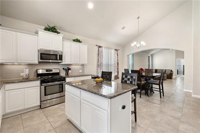 Building Photo - 601 Flag Ln