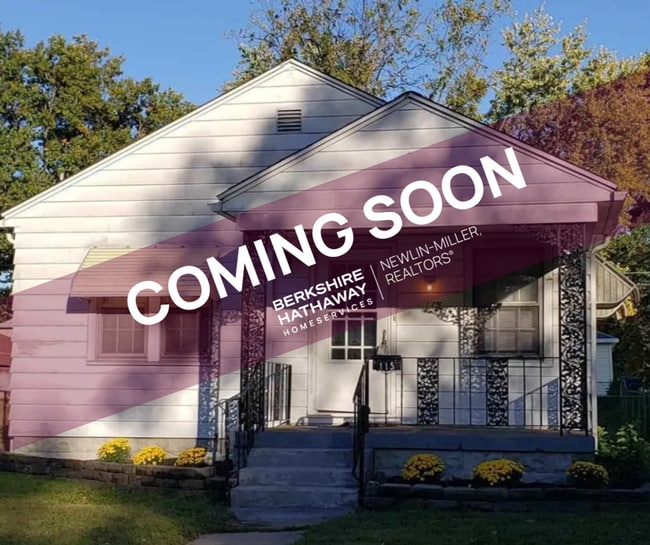 Primary Photo - Newly Renovated 2 bed 1 bath Cottage Close...