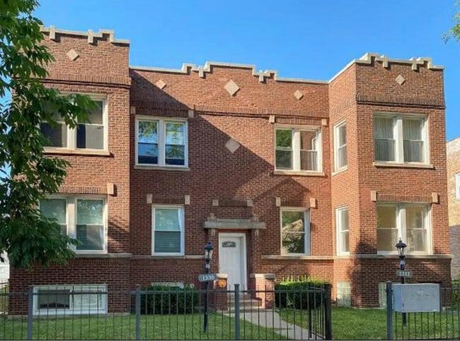 Primary Photo - 1330 E 72nd Pl